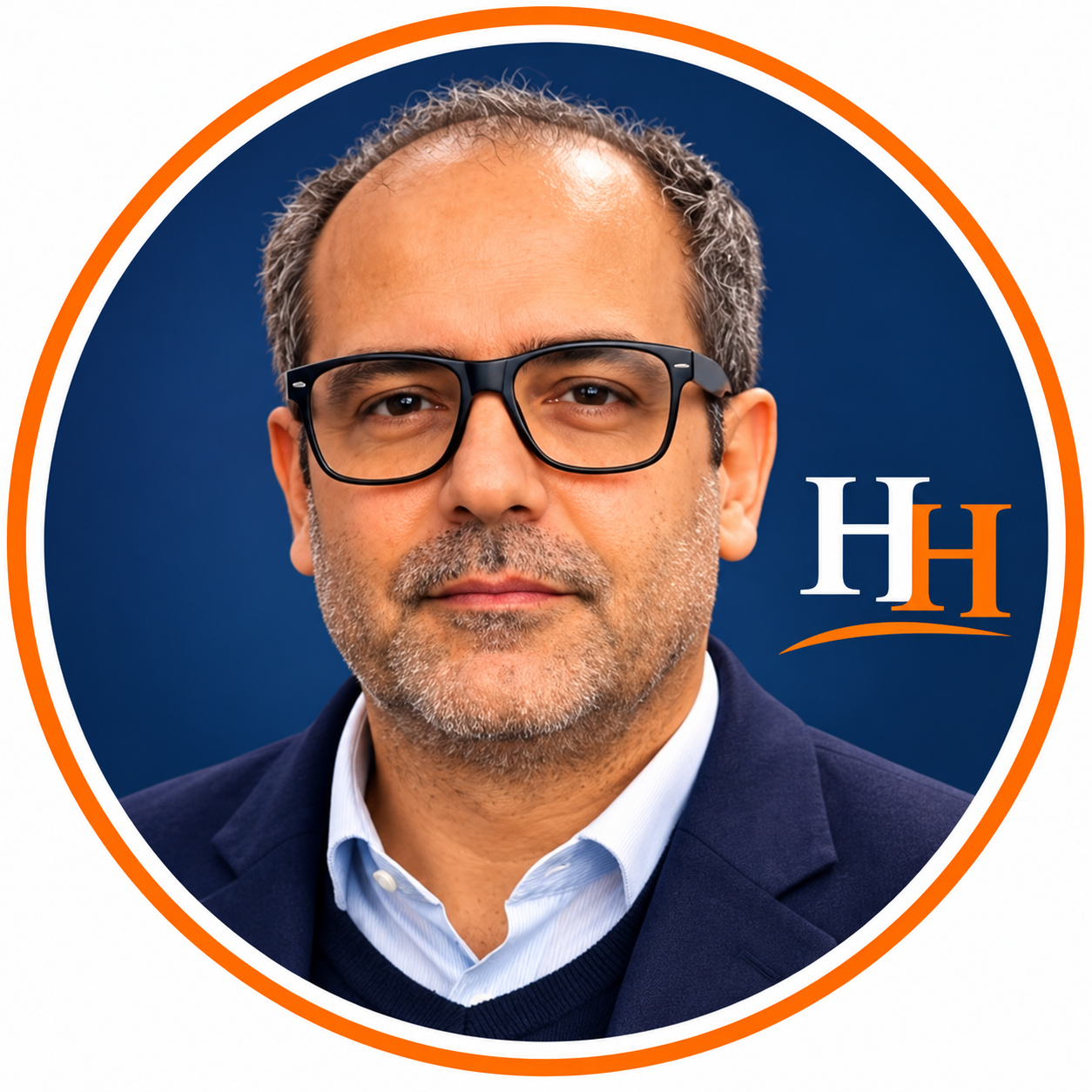 Portrait et logo de Hicham Hanouf